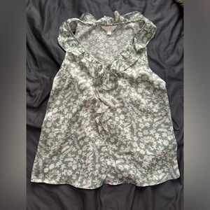Lauren Conrad floral sleeveless blouse size M